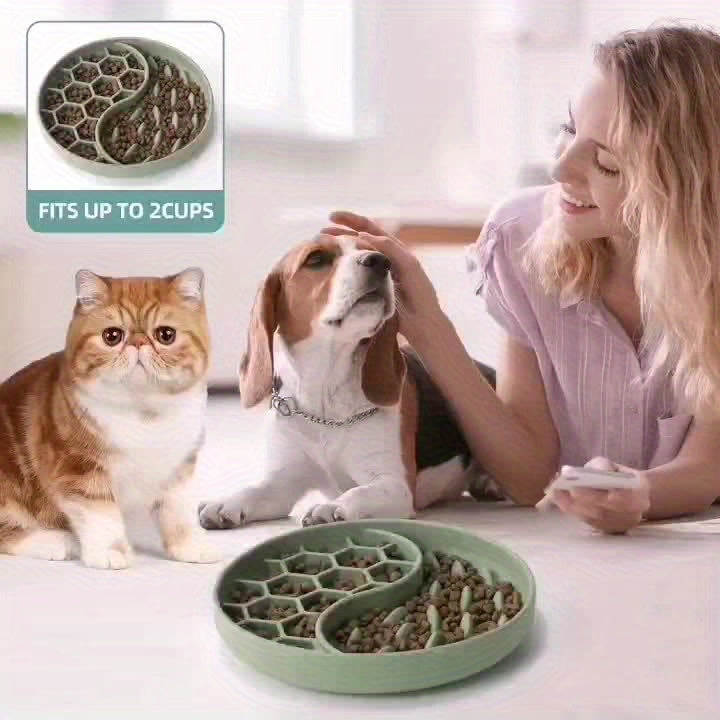 Slow Feeder Dog Bowls, Silicone Pet Food Bowls with Suction Cups, Non-Slip Dog Feeding Bowls Slow Down Pet Eating Speed for Fast Eaters, Anxiety Relief &amp; Fun Added (Green)